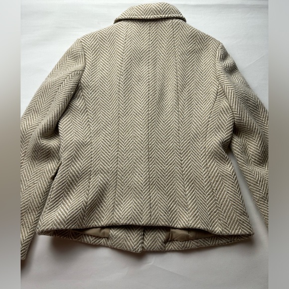 Talbots tan/cream 35% wool herringbone pattern jacket. Size 8 - Picture 2 of 8